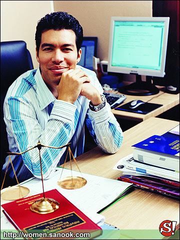 10 หนุ่มสาววัยทํางาน คว้ารางวัลเปรียวอวอร์ด