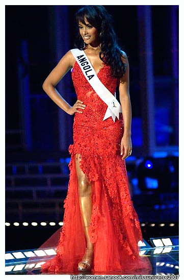 ภาพสาวงามจากการประกวดชุดราตรีรอบแรก