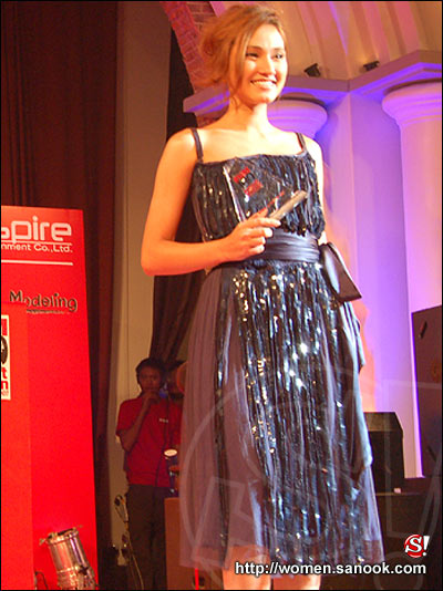 ชมพู่-อารยา คว้าตำแหน่งสาวเซ็กซี่  FHM Sexiest Women in Thailand 2007