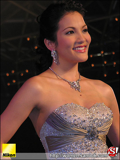 \"น้องชาม\"คว้า มิสไทยแลนด์ ยูนิเวิร์ส 2549
