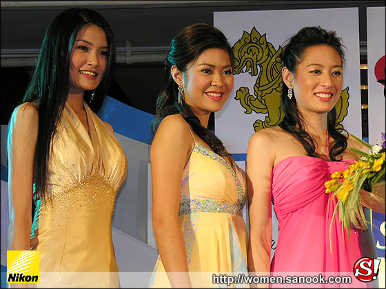 \"น้องชาม\"คว้า มิสไทยแลนด์ ยูนิเวิร์ส 2549