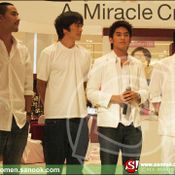 SK-ll Miracle Moments : 7 Gifts designed by 7 Guys