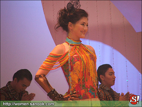 \"น้องแองจี้\"  ขอสละตำแหน่งมิสไทยแลนด์เวิลด์