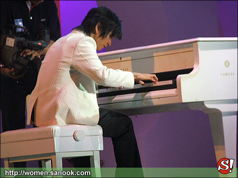 \"น้องแองจี้\"  ขอสละตำแหน่งมิสไทยแลนด์เวิลด์