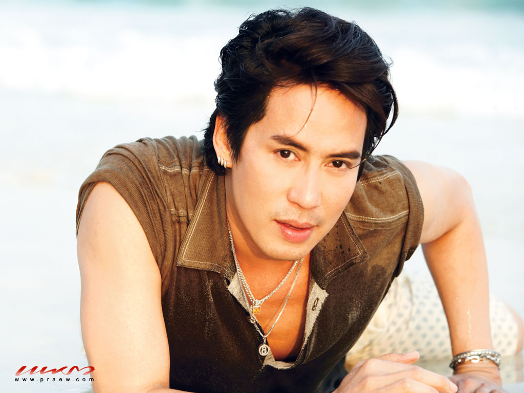 วอลเปเปอร์ : เบิร์ด ธงไชย แมคอินไตย์