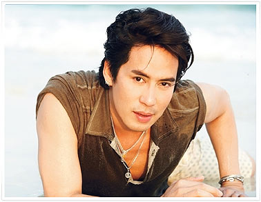 วอลเปเปอร์ : เบิร์ด ธงไชย แมคอินไตย์