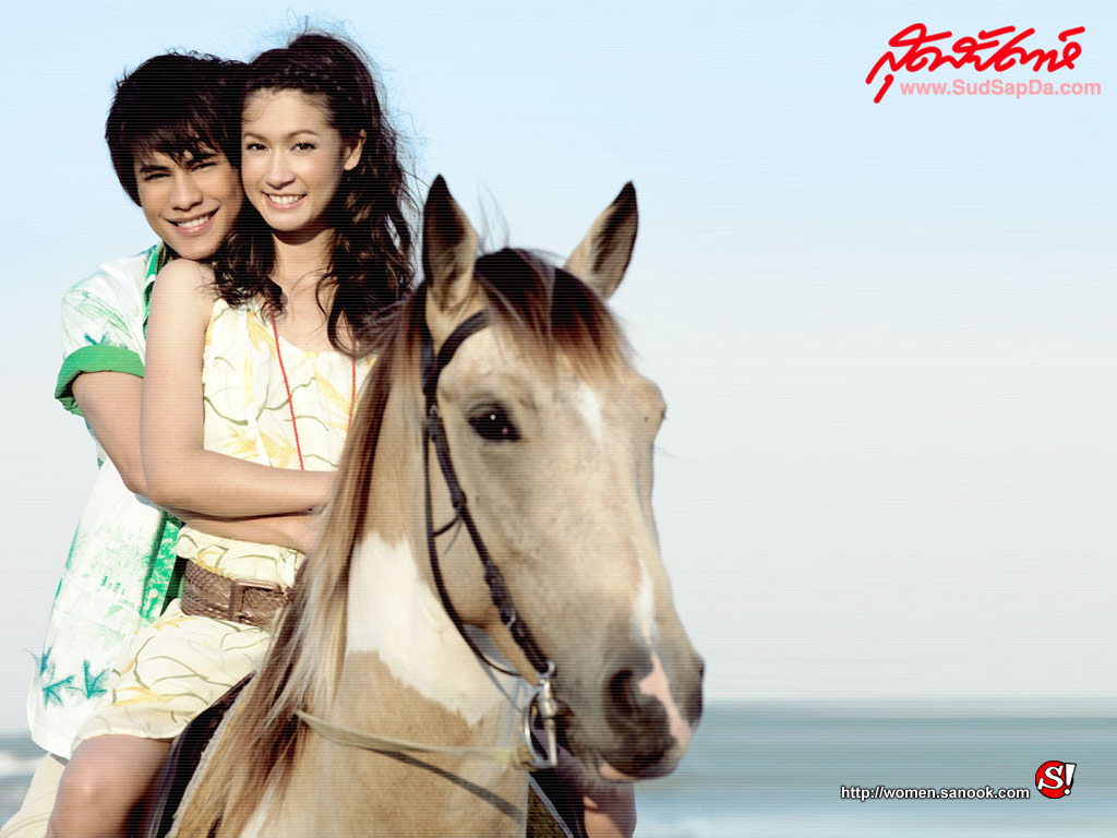 เอมี่ กลิ่นประทุม + ซี ศิวัฒน์