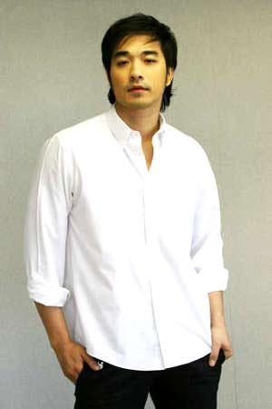 เจมส์ เรืองศักดิ์ ลอยชูศักดิ์