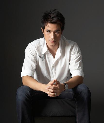 โฬม พัชฏะ นามปาน