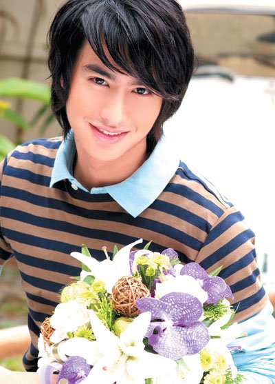 วิน ธาวิน เยาวพลกุล