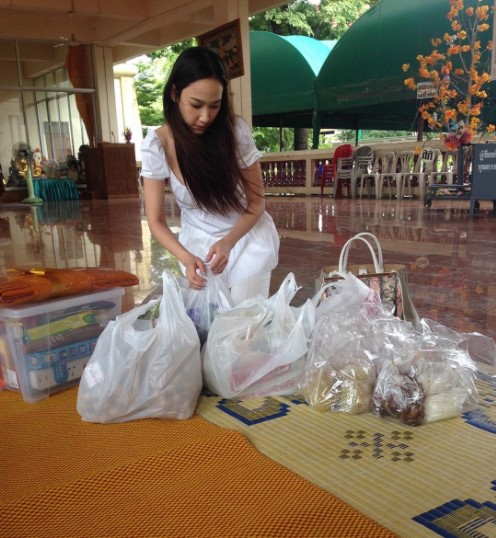 ชุดไปวัดดารา