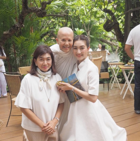 ชุดไปวัดดารา