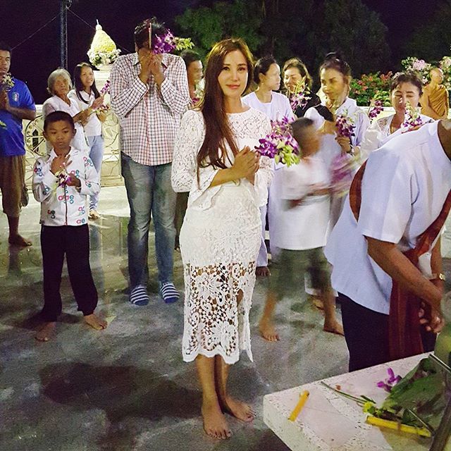 ชุดไปวัดดารา