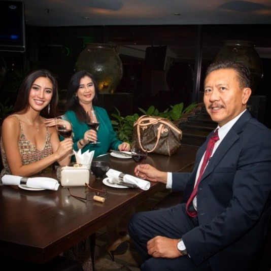 ต๊ะ ตระการตา