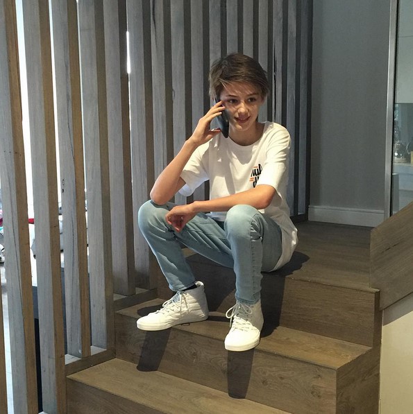 เด็กผู้ชายหล่อ