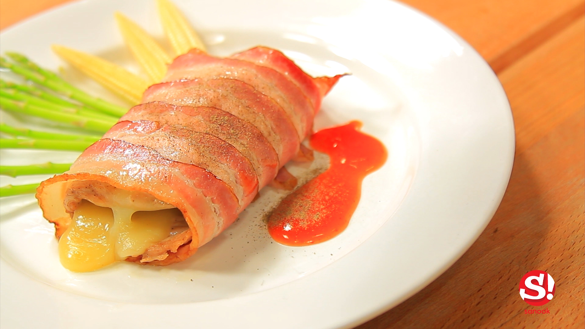 เบคอนหมูอบชีส