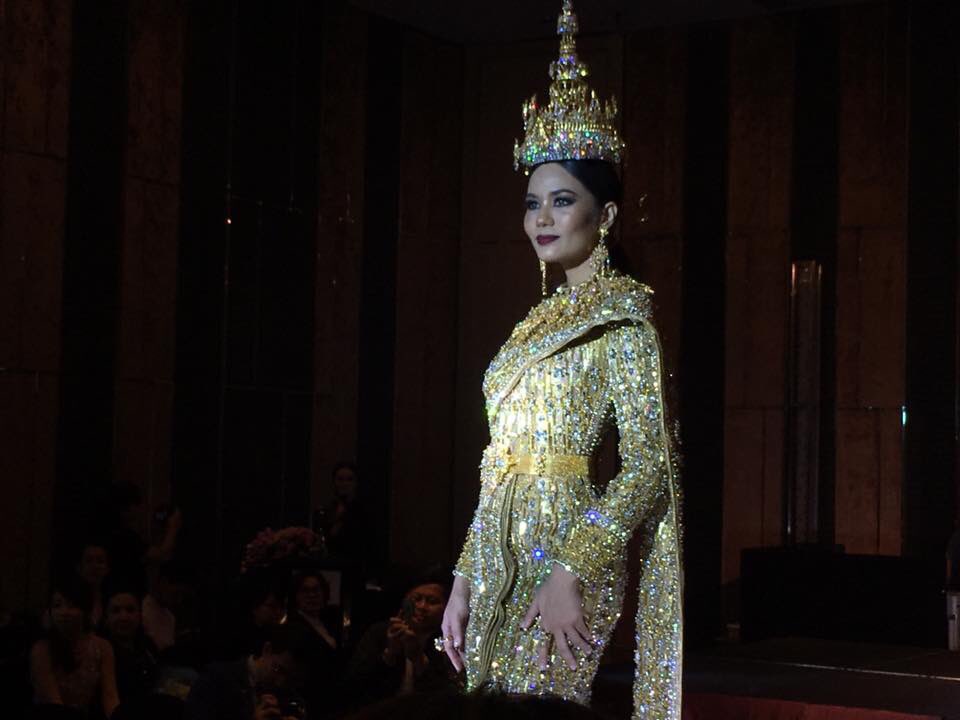 น้ำตาล ชลิตา ชุดประจำชาติ