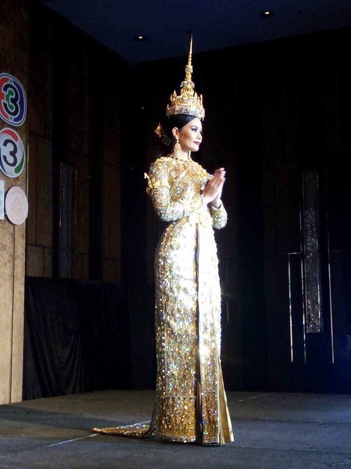 น้ำตาล ชลิตา ชุดประจำชาติ