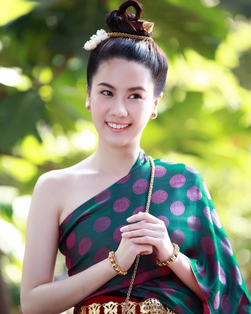 พลอย ภัทรากร