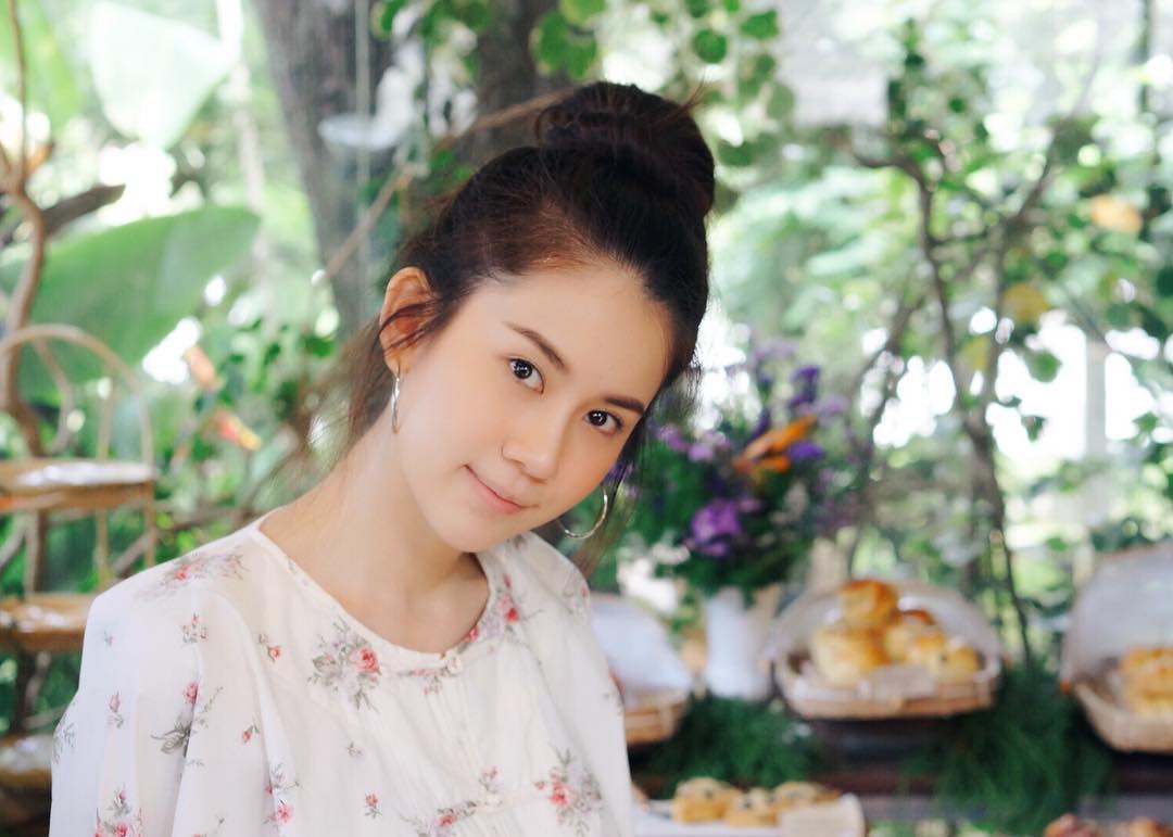 พลอย ภัทรากร