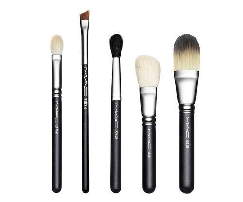 MAC Brush Set ราคา $147 หรือประมาณ 4,793 บาท