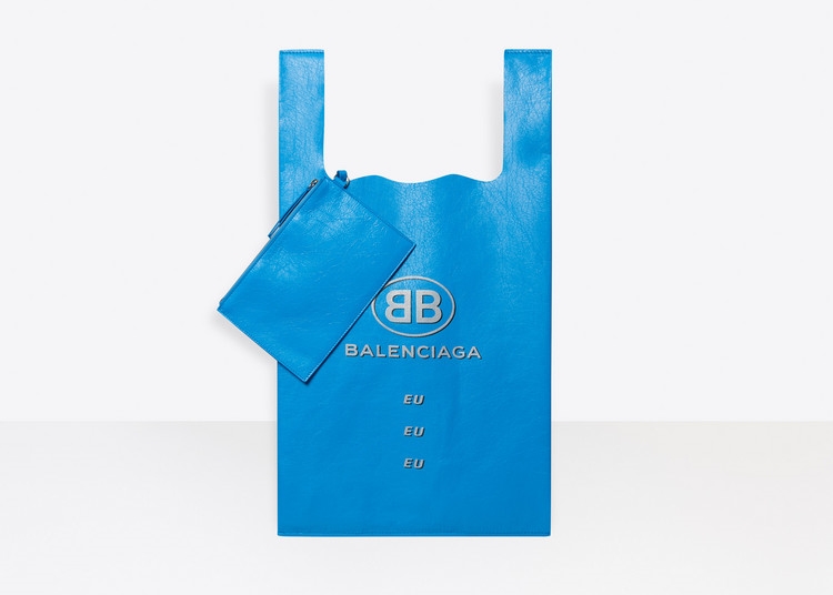 Supermarket Shoppers จากแบรนด์ Balenciaga