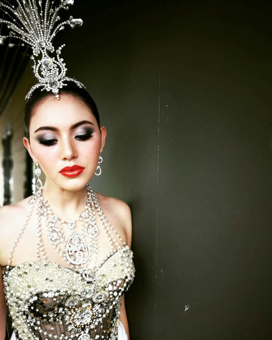 ใหม่ ดาวิกา