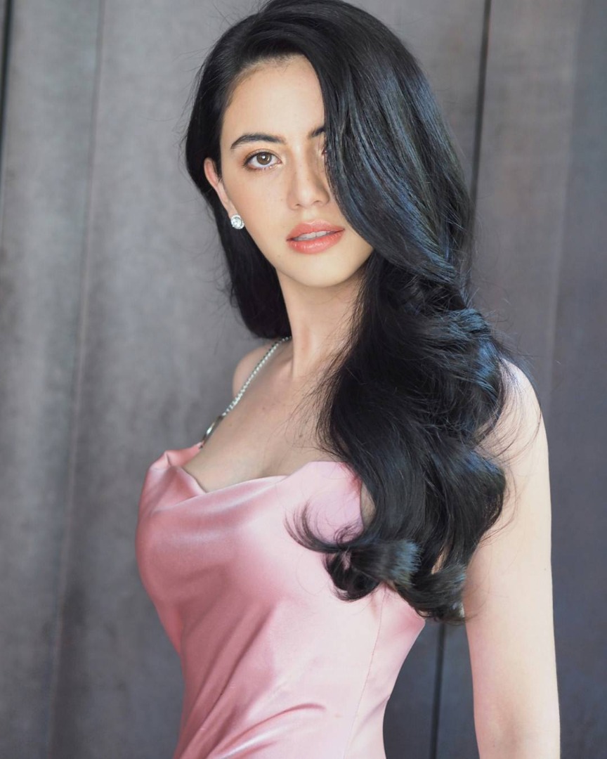 ใหม่ ดาวิกา