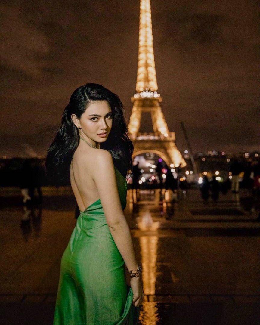 ใหม่ ดาวิกา