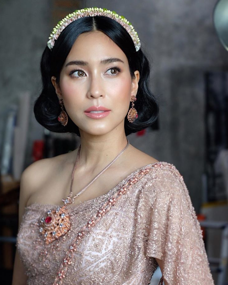 จุ๋ย วรัทยา ถ่ายแบบให้แบรนด์ชุดเจ้าสาว Fullrich แต่งหน้าทำผม โดยน้องฉัตร