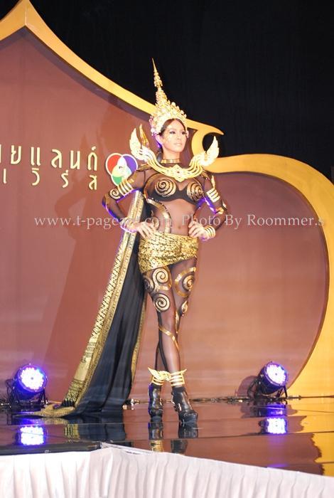 ชุดประจําชาติไทย miss universe 2011(แบบเก่า)