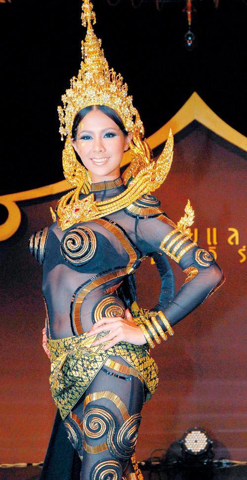 ชุดประจําชาติไทย miss universe 2011(แบบเก่า)