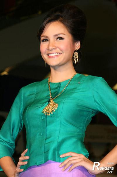 ดาราชุดไทย