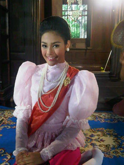 ดาราชุดไทย