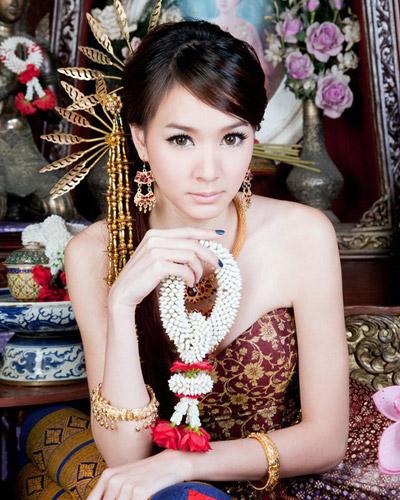 ดาราชุดไทย