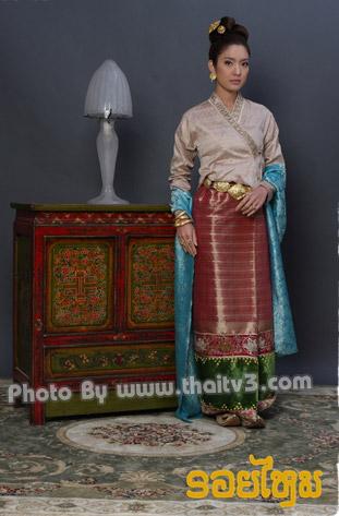 ดาราชุดไทย