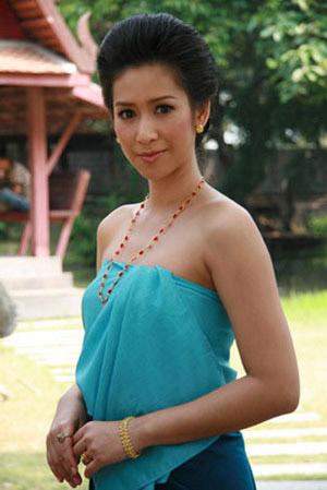 ดาราชุดไทย