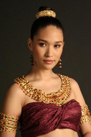 ดาราชุดไทย