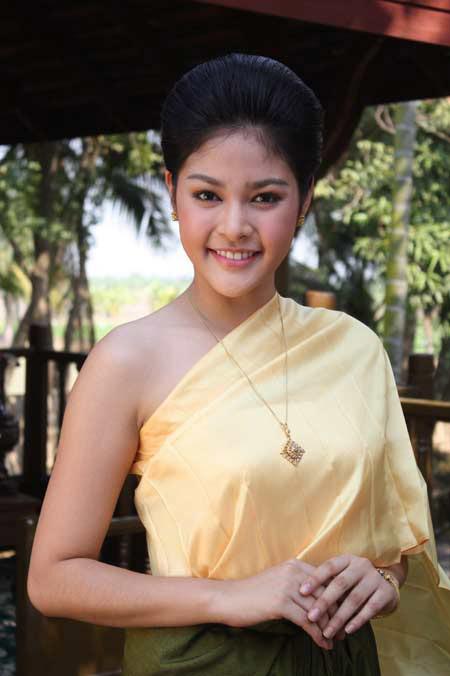 ดาราชุดไทย