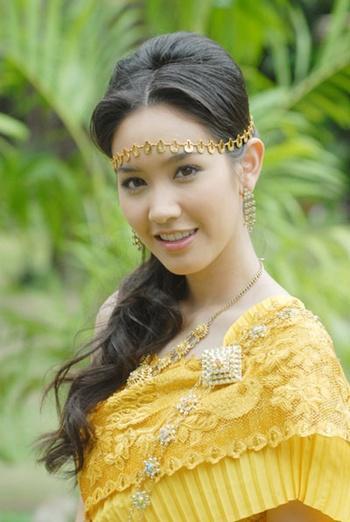 ดาราชุดไทย