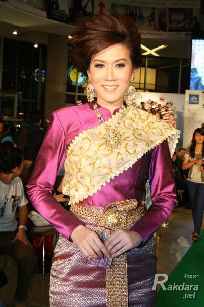 ดาราชุดไทย