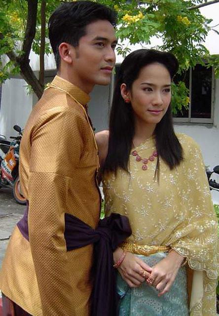 ดาราชุดไทย