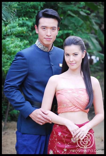 ดาราชุดไทย