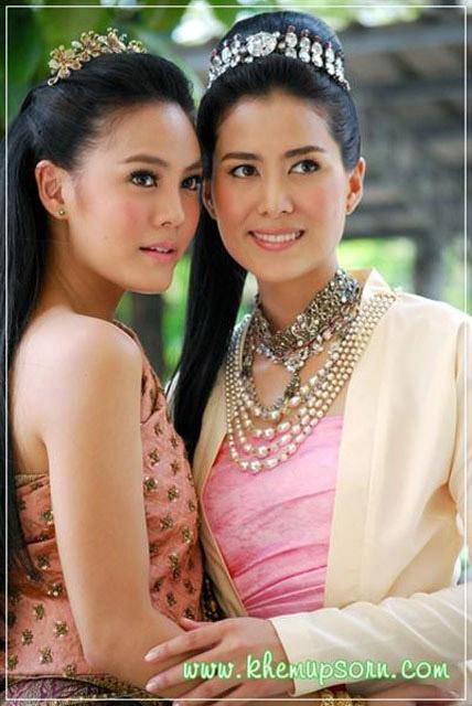 ดาราชุดไทย