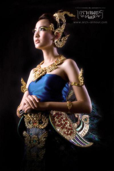 ดาราชุดไทย