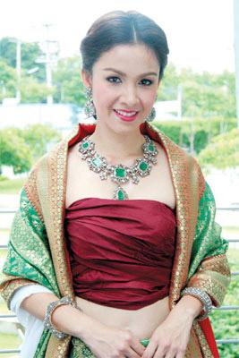 ดาราชุดไทย