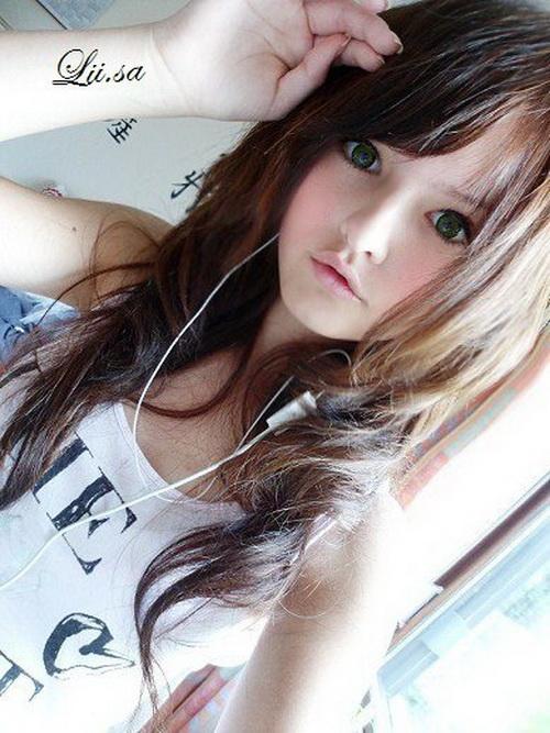 ผู้หญิงหน้าเหมือนตุ๊กตา