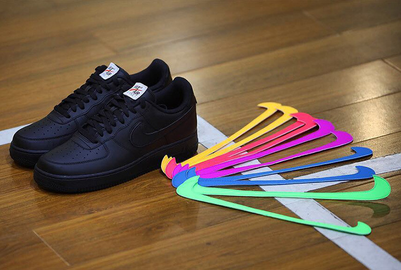 Nike Air Force 1 เปลี่ยนสีโลโก้ได้