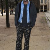 Virgil Abloh ร่วมชมแฟชั่นโชว์ของ Louis Vuitton ที่งาน Paris Fashion Week ที่ผ่านมา