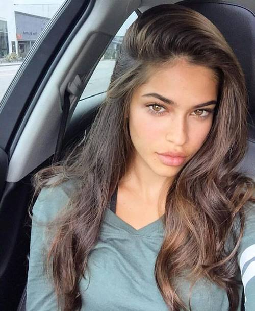 ท่าเซลฟี่บนรถ